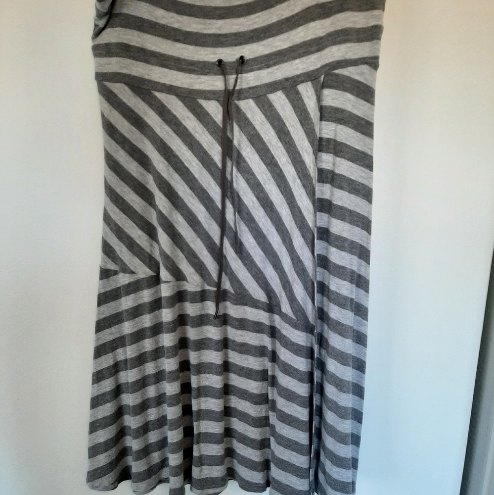Athleta midi skirt
